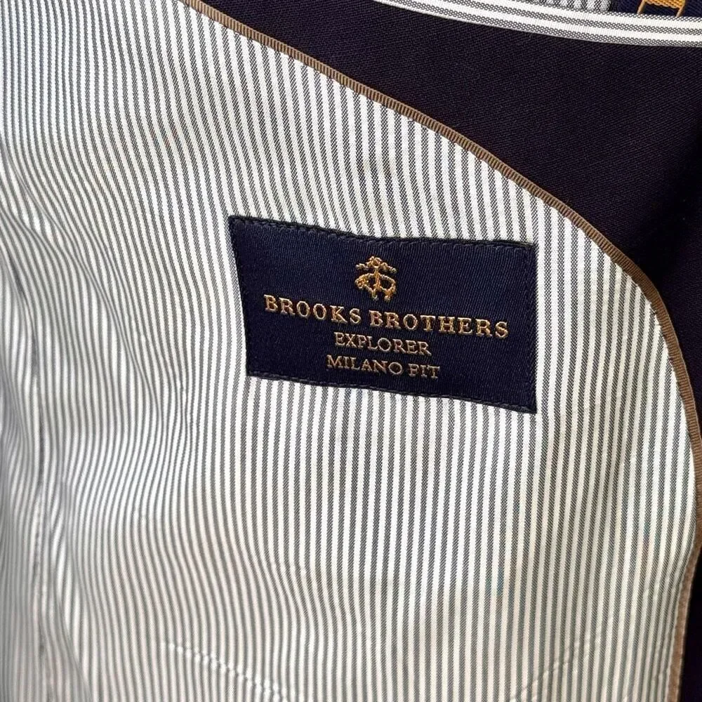 Brooks Brothers Explorer Milano Fit Navy Blue 2 Button Blazer. Size 42 Long.
